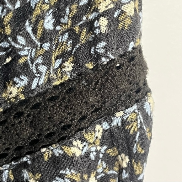 Women’s American Eagle Long Peplum Sleeve Crop Tie Front Blouse Top Size Medium - Picture 4 of 10